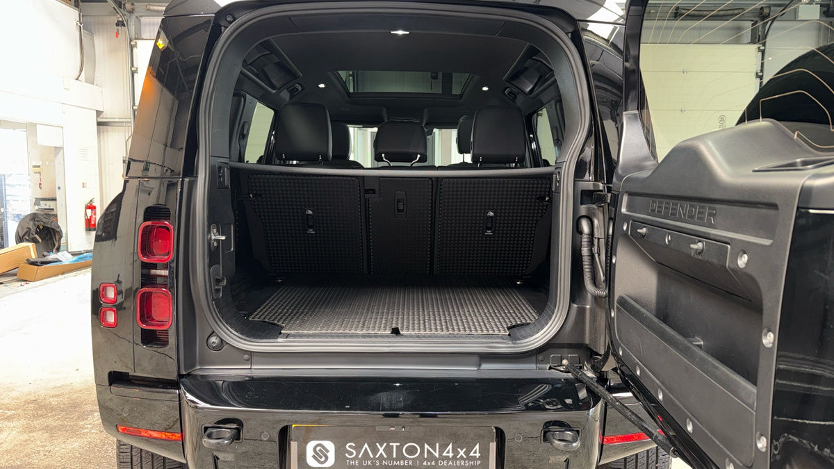 Used Land Rover Defender 110 2024 for sale - 76040259: Photo 22