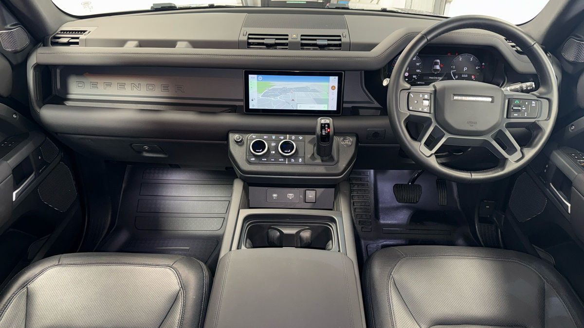 Used Land Rover Defender 110 2024 for sale - 76040259: Photo 24