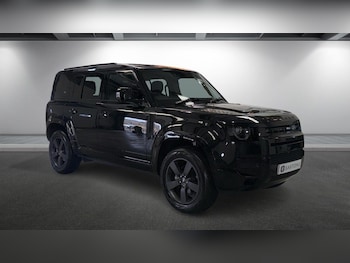 Used Land Rover Defender 110 2024 for sale - 76040259: Photo