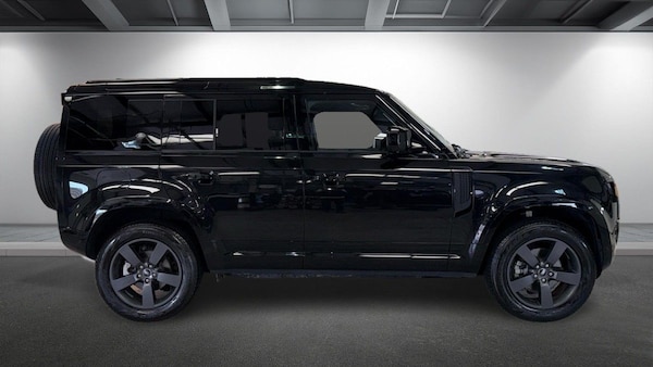 Used Land Rover Defender 110 2024 for sale - 76040259: Photo 30