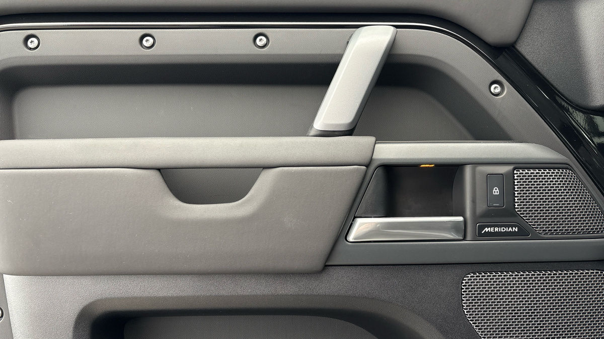 Used Land Rover Defender 110 2024 for sale - 76040259: Photo 37