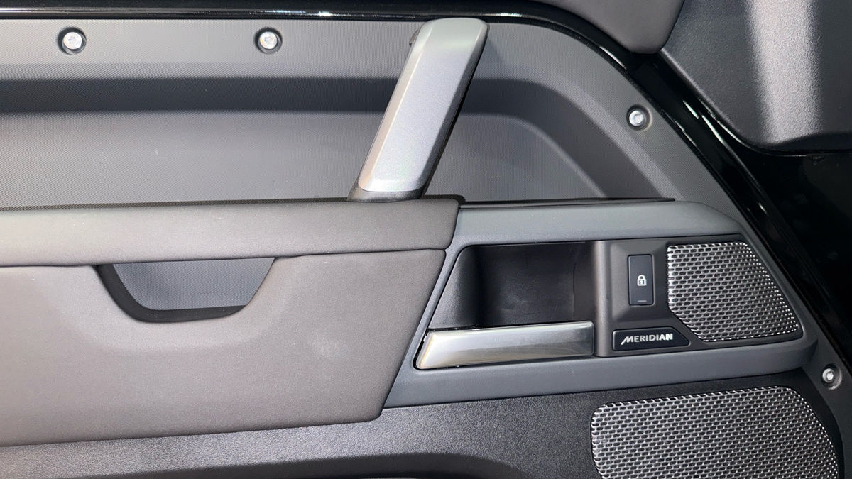 Used Land Rover Defender 110 2024 for sale - 76040259: Photo 38