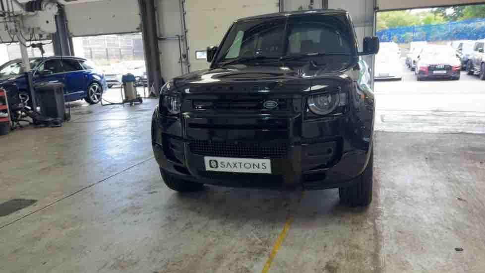 Used Land Rover Defender 110 2024 for sale - 76040259: Photo 76