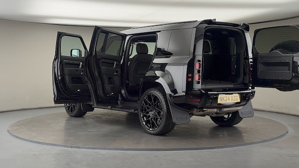 Used Land Rover Defender 110 2024 for sale - 76040259: Photo 91