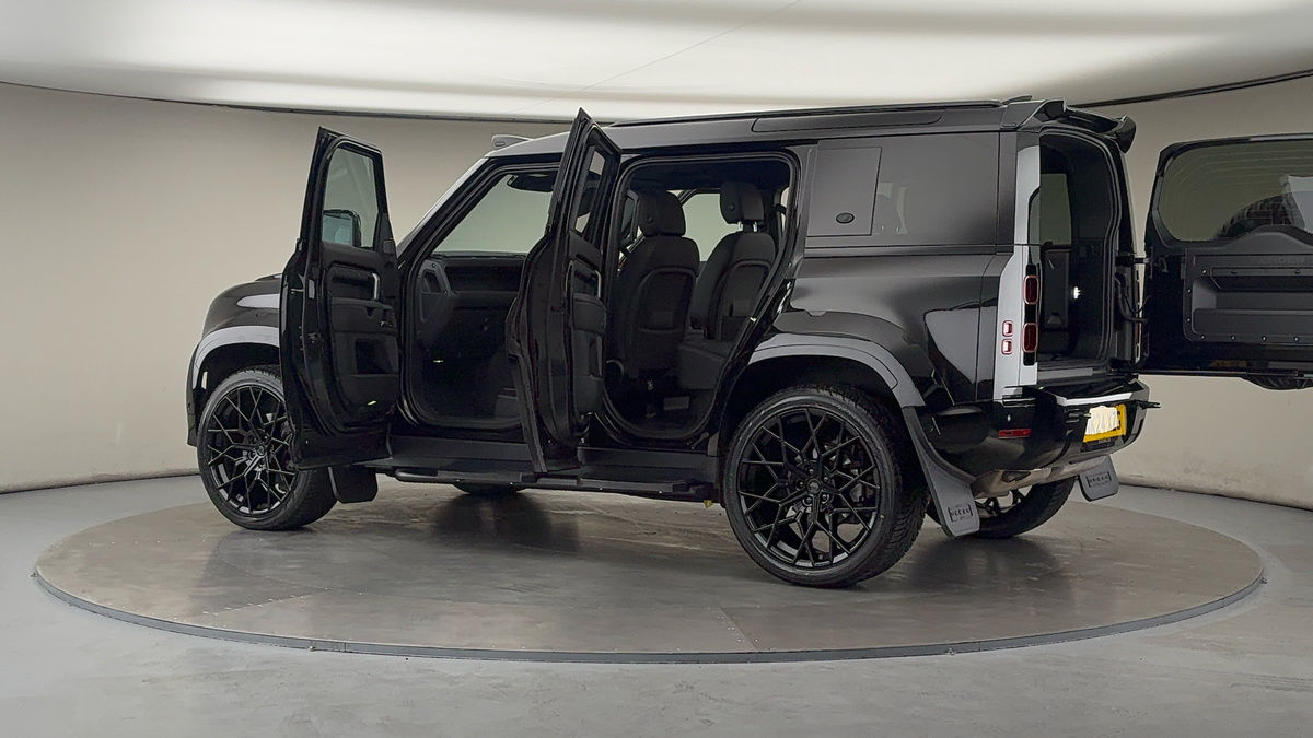 Used Land Rover Defender 110 2024 for sale - 76040259: Photo 94