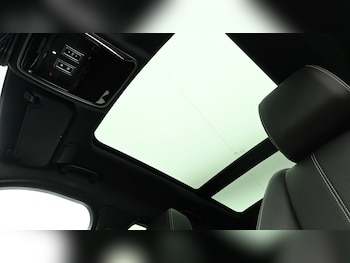 Used Land Rover Range Rover Velar 2022 for sale - 75307946: Photo