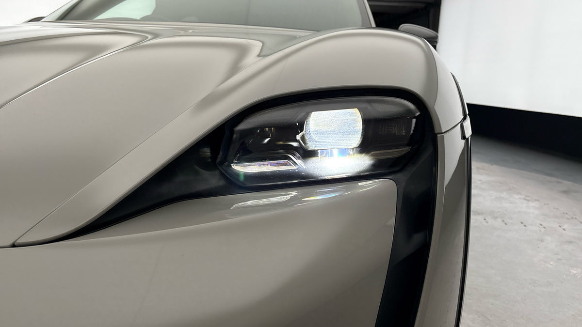 Used Porsche Taycan 2023 for sale - 76821415: Photo 28