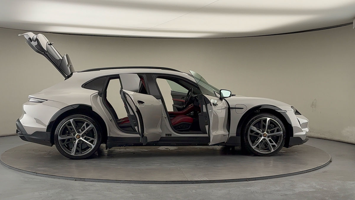 Used Porsche Taycan 2023 for sale - 76821415: Photo 61