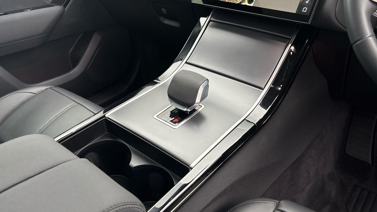 Used Land Rover Range Rover Velar 2024 for sale - 76368743: Photo 18