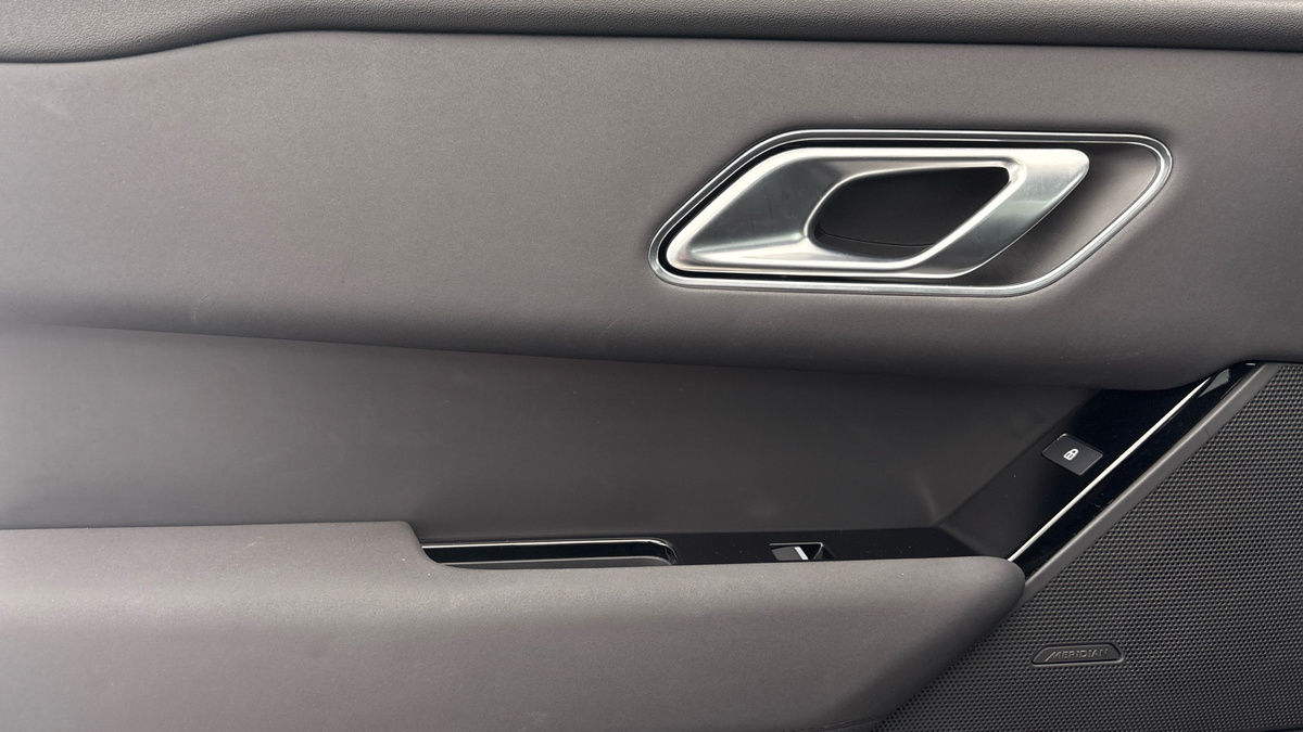 Used Land Rover Range Rover Velar 2024 for sale - 76368743: Photo 19