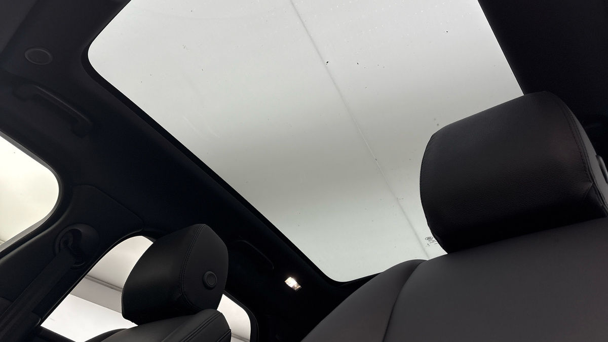 Used Land Rover Range Rover Velar 2024 for sale - 76368743: Photo 6