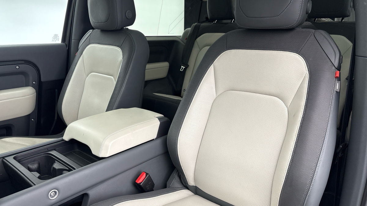 Used Land Rover Defender 2024 for sale - 77494474: Photo 7