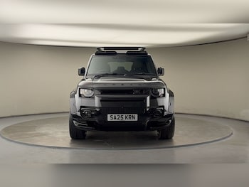 Used Land Rover Defender 110 2025 for sale - 76040258: Photo