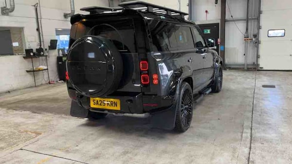 Used Land Rover Defender 110 2025 for sale - 76040258: Photo 88