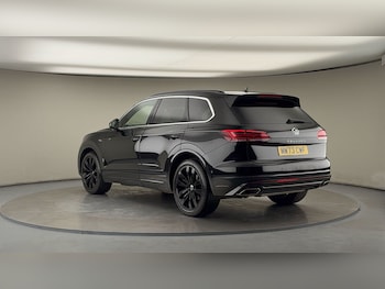 Used Volkswagen Touareg 2023 for sale - 76334532: Photo