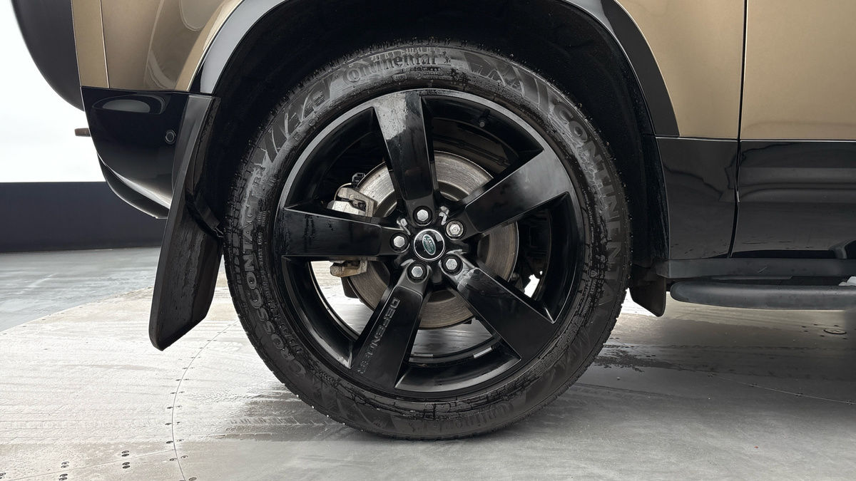 Used Land Rover Defender 2021 for sale - 76884651: Photo 10