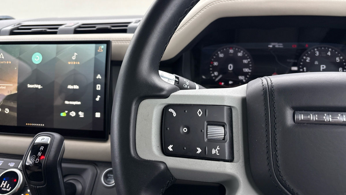 Used Land Rover Defender 2021 for sale - 76884651: Photo 13