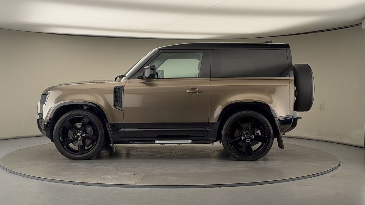 Used Land Rover Defender 2021 for sale - 76884651: Photo 15