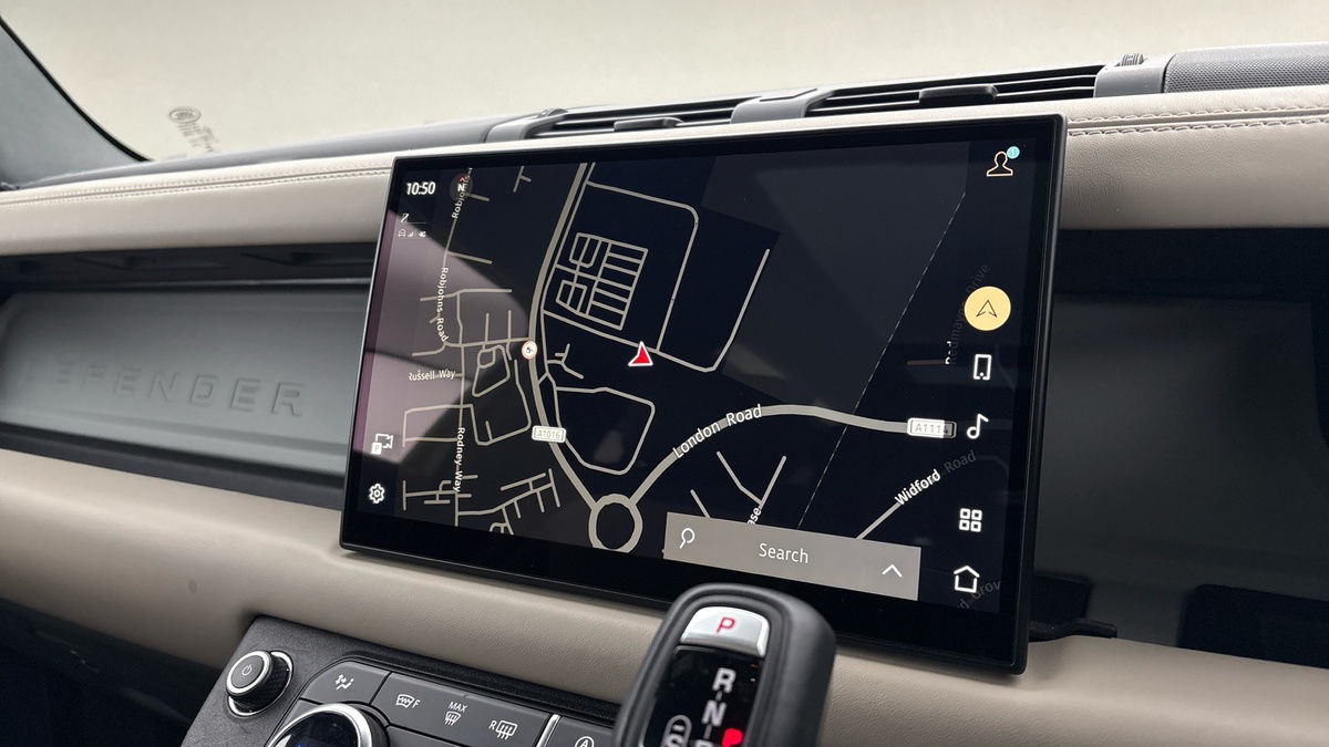 Used Land Rover Defender 2021 for sale - 76884651: Photo 17