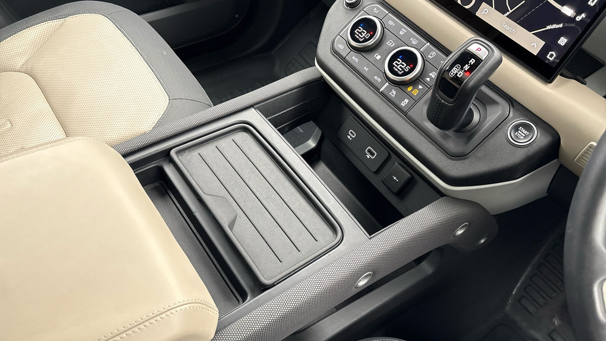 Used Land Rover Defender 2021 for sale - 76884651: Photo 18