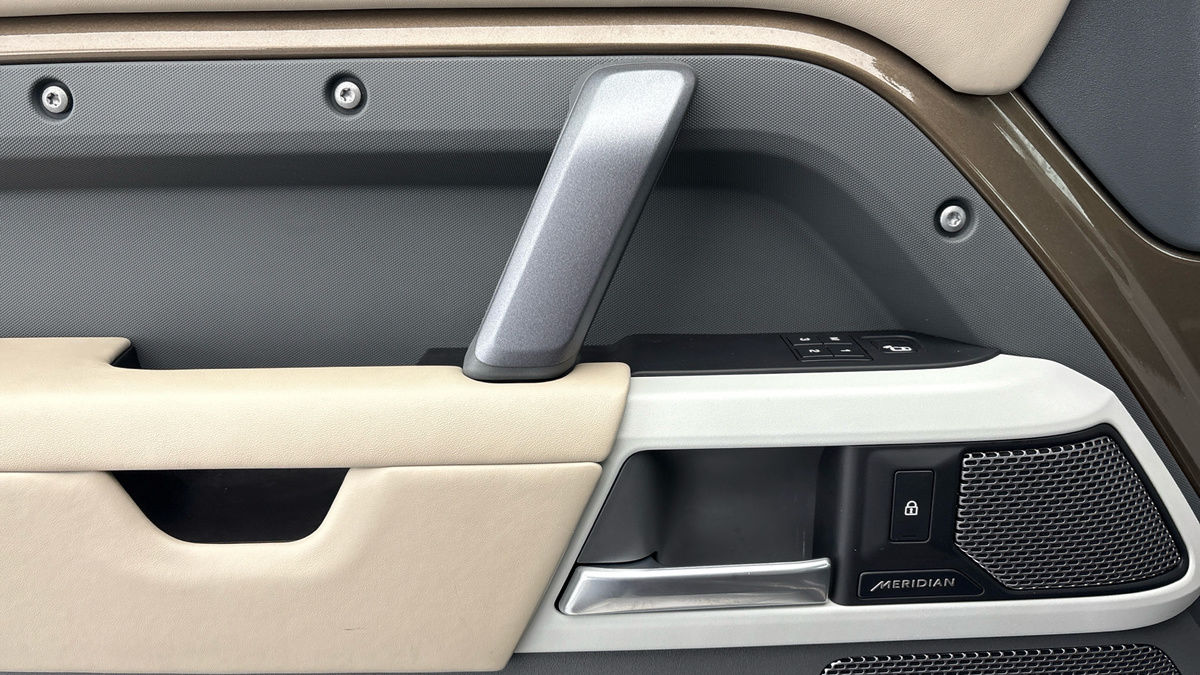 Used Land Rover Defender 2021 for sale - 76884651: Photo 19