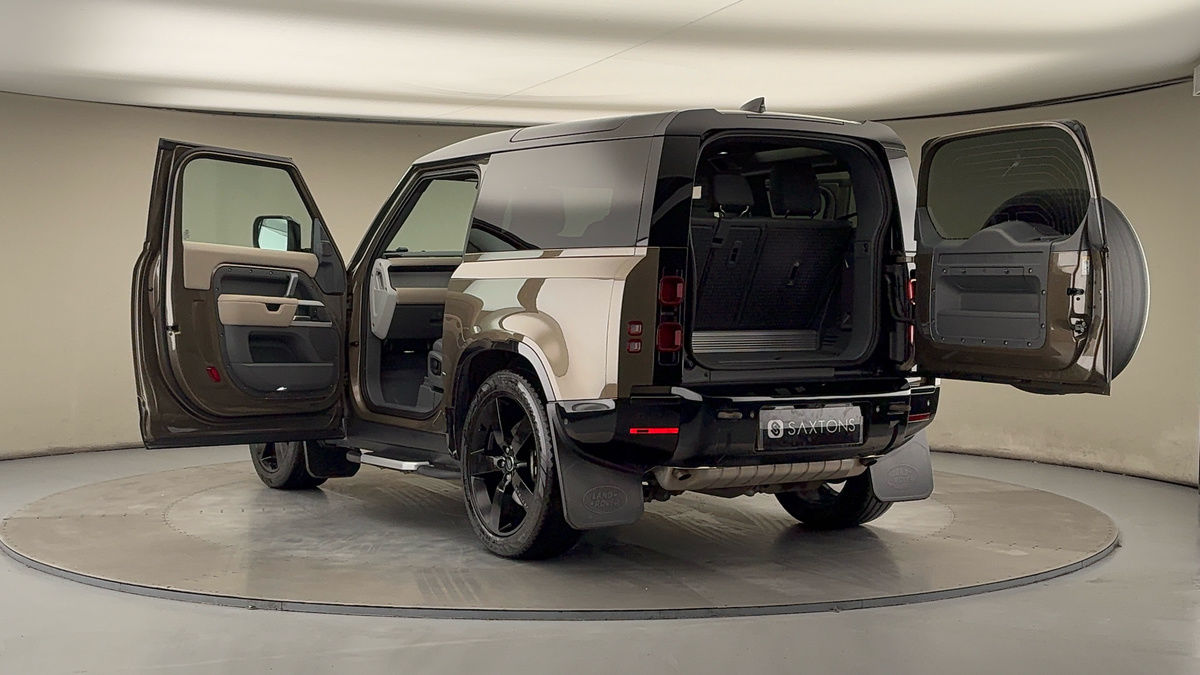 Used Land Rover Defender 2021 for sale - 76884651: Photo 23