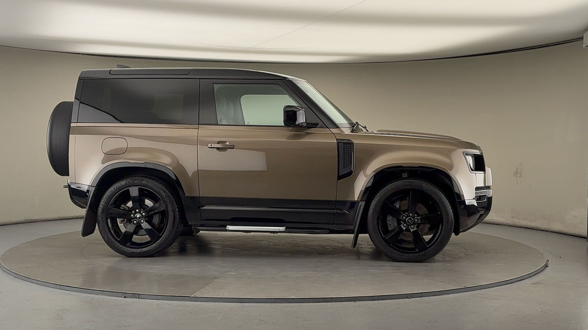 Used Land Rover Defender 2021 for sale - 76884651: Photo 36