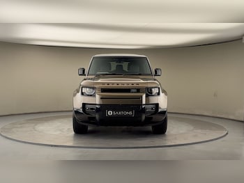 Used Land Rover Defender 2021 for sale - 76884651: Photo