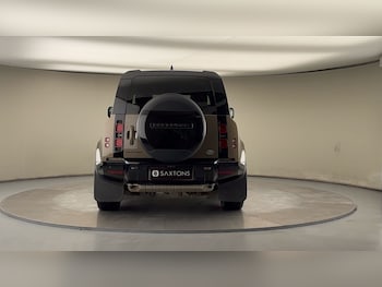 Used Land Rover Defender 2021 for sale - 76884651: Photo