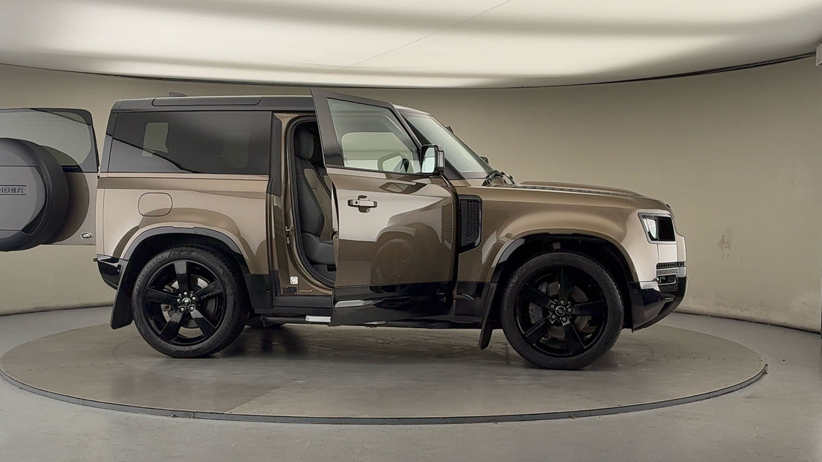 Used Land Rover Defender 2021 for sale - 76884651: Photo 55