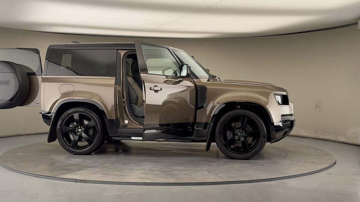 Used Land Rover Defender 2021 for sale - 76884651: Photo 56