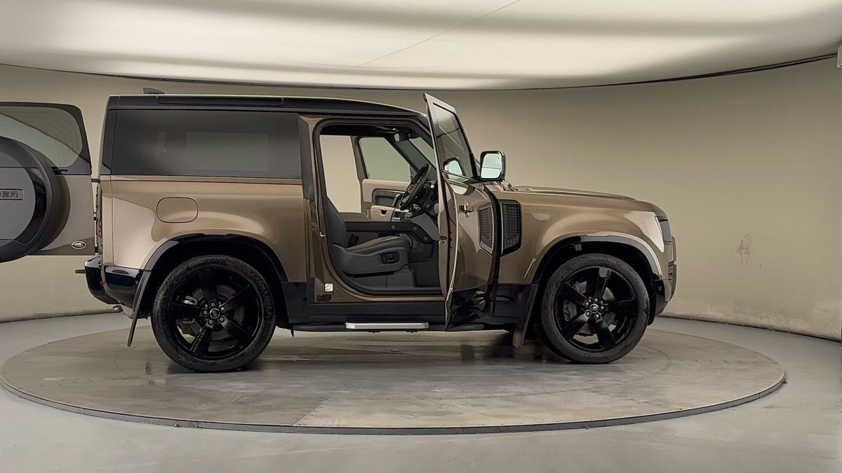 Used Land Rover Defender 2021 for sale - 76884651: Photo 57