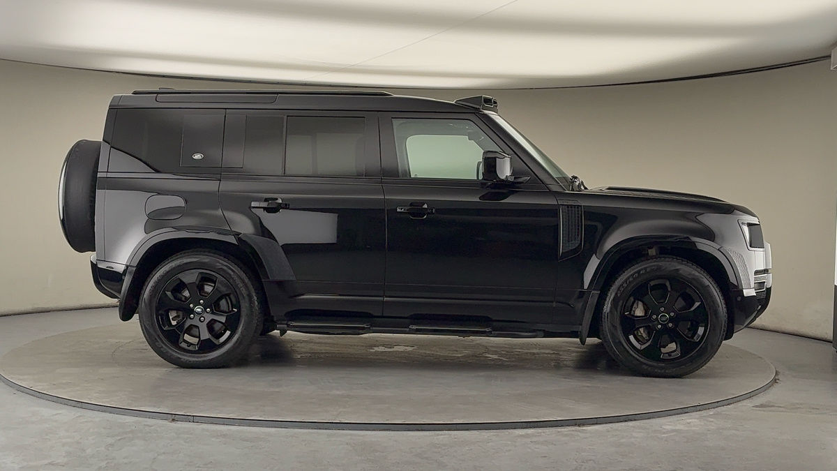 Used Land Rover Defender 110 2022 for sale - 77548021: Photo 16