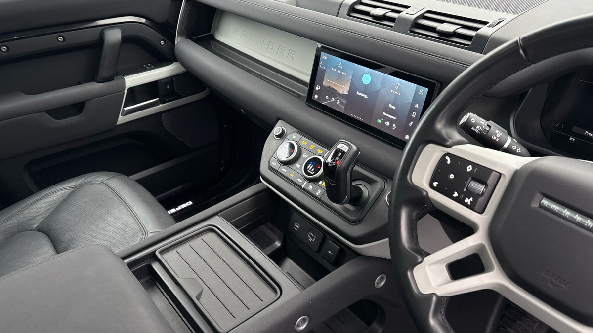 Used Land Rover Defender 110 2022 for sale - 77548021: Photo 18