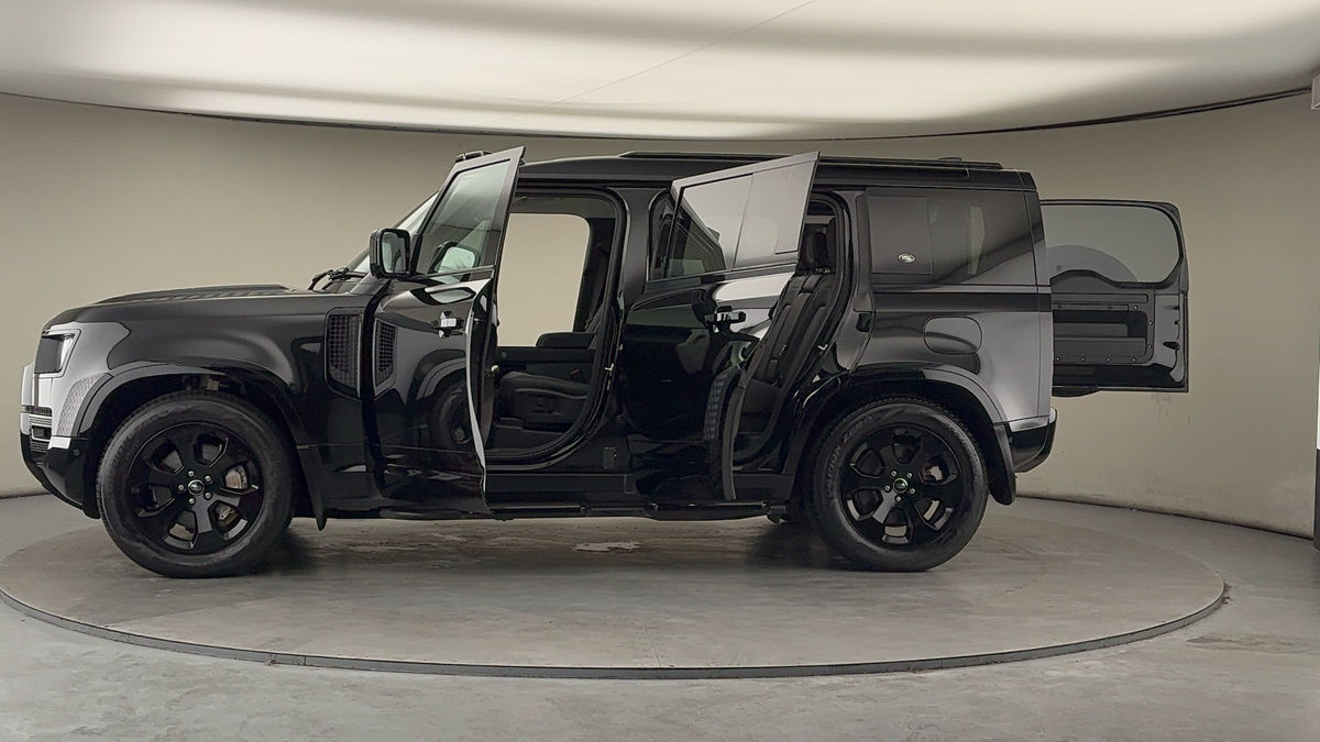 Used Land Rover Defender 110 2022 for sale - 77548021: Photo 48