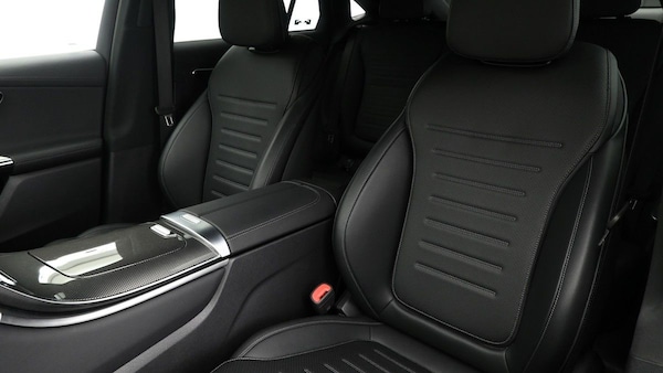 Used Mercedes-Benz GLC 2023 for sale - 75560619: Photo 3