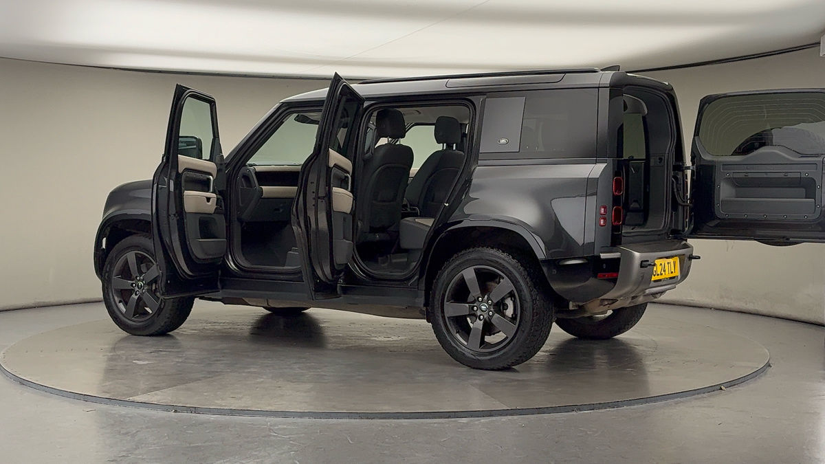 Used Land Rover Defender 110 2024 for sale - 76418099: Photo 45