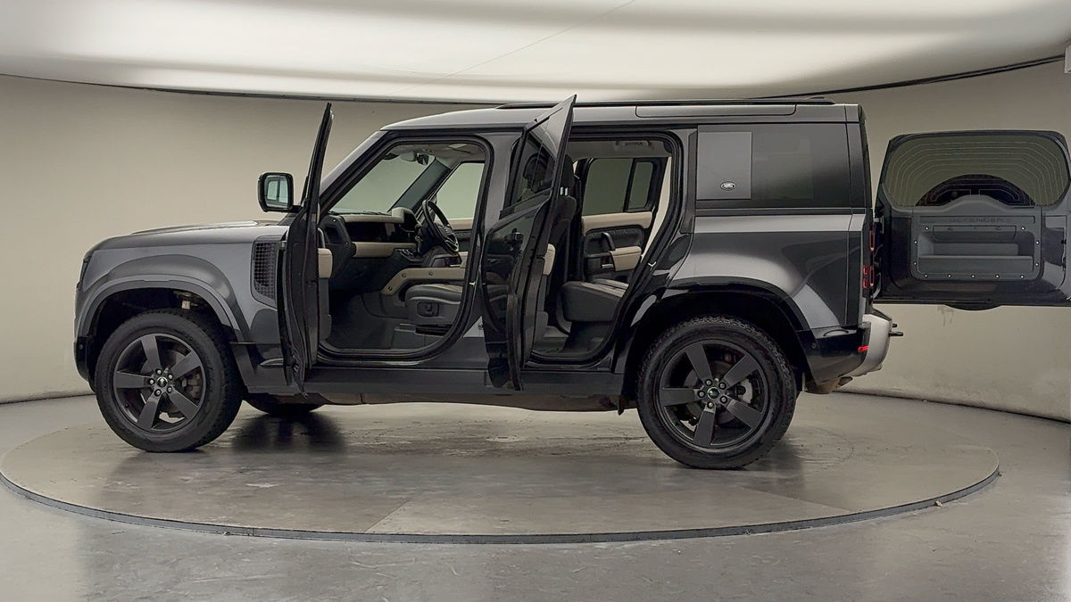 Used Land Rover Defender 110 2024 for sale - 76418099: Photo 46