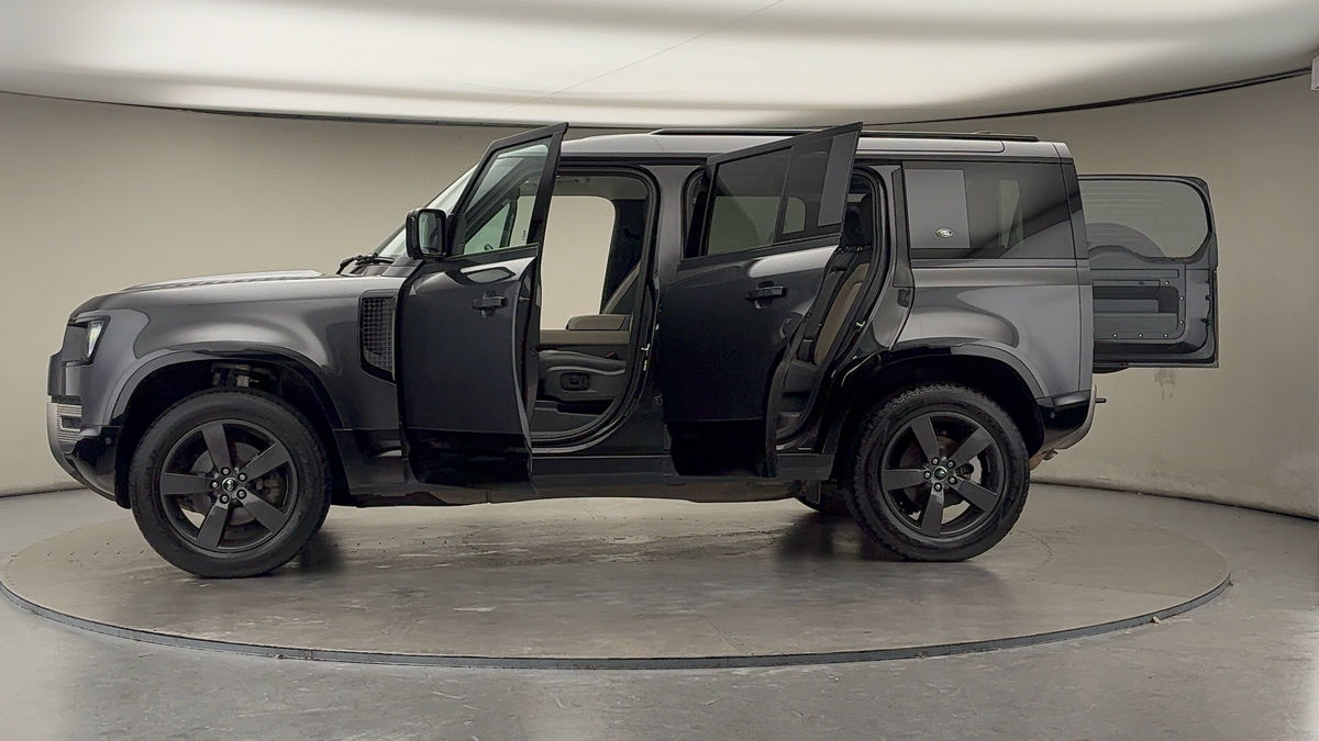 Used Land Rover Defender 110 2024 for sale - 76418099: Photo 47