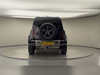 Used Land Rover Defender 110 2024 for sale - 76418099: Photo