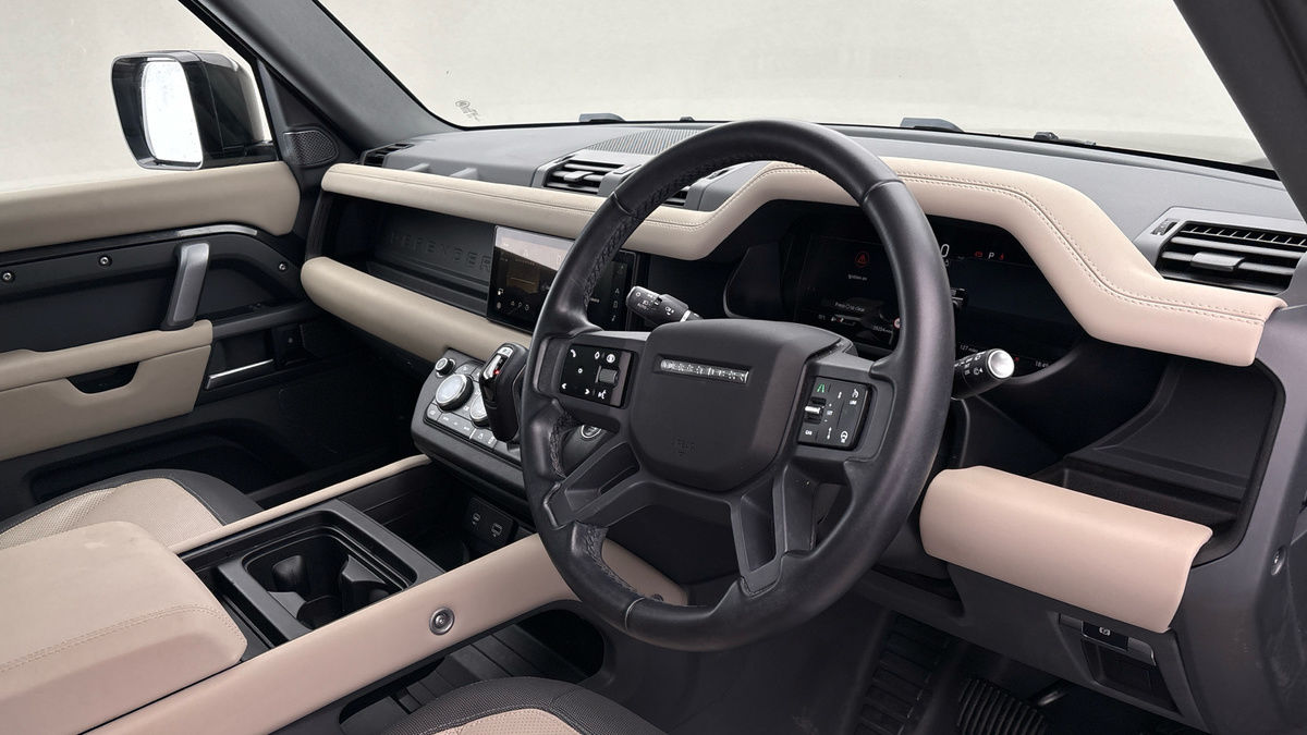 Used Land Rover Defender 110 2024 for sale - 76418099: Photo 5