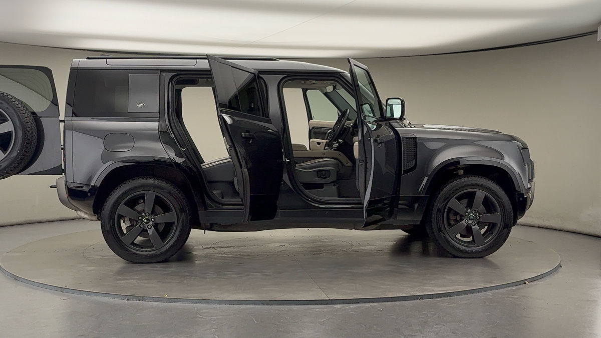 Used Land Rover Defender 110 2024 for sale - 76418099: Photo 56