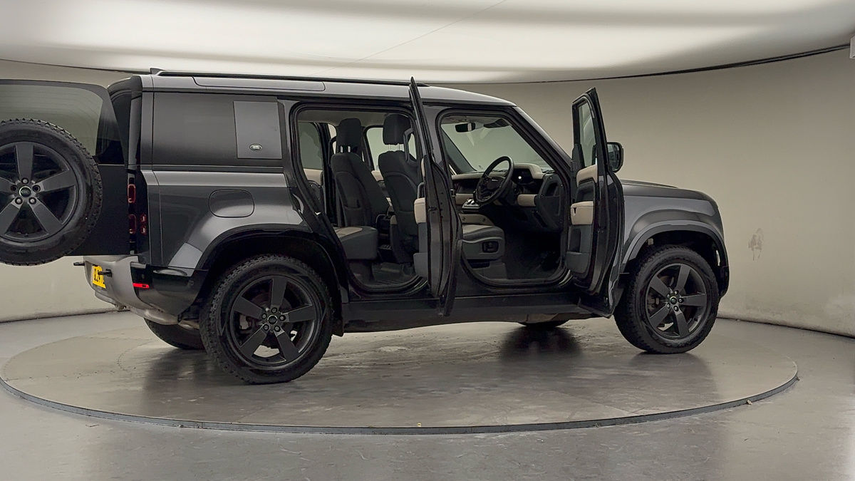Used Land Rover Defender 110 2024 for sale - 76418099: Photo 57