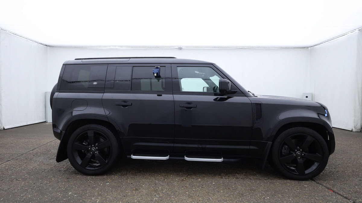 Used Land Rover Defender 110 2023 for sale - 76396734: Photo 13