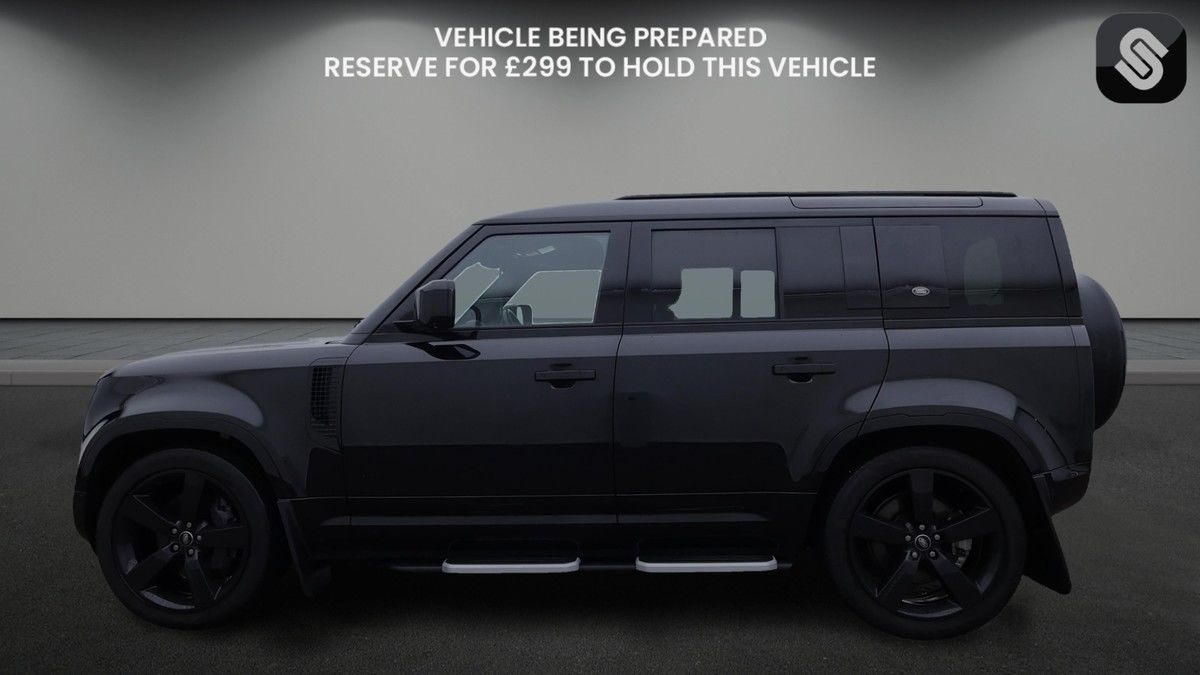 Used Land Rover Defender 110 2023 for sale - 76396734: Photo 2