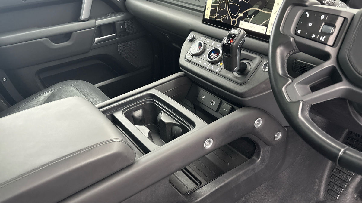 Used Land Rover Defender 110 2023 for sale - 76396734: Photo 30