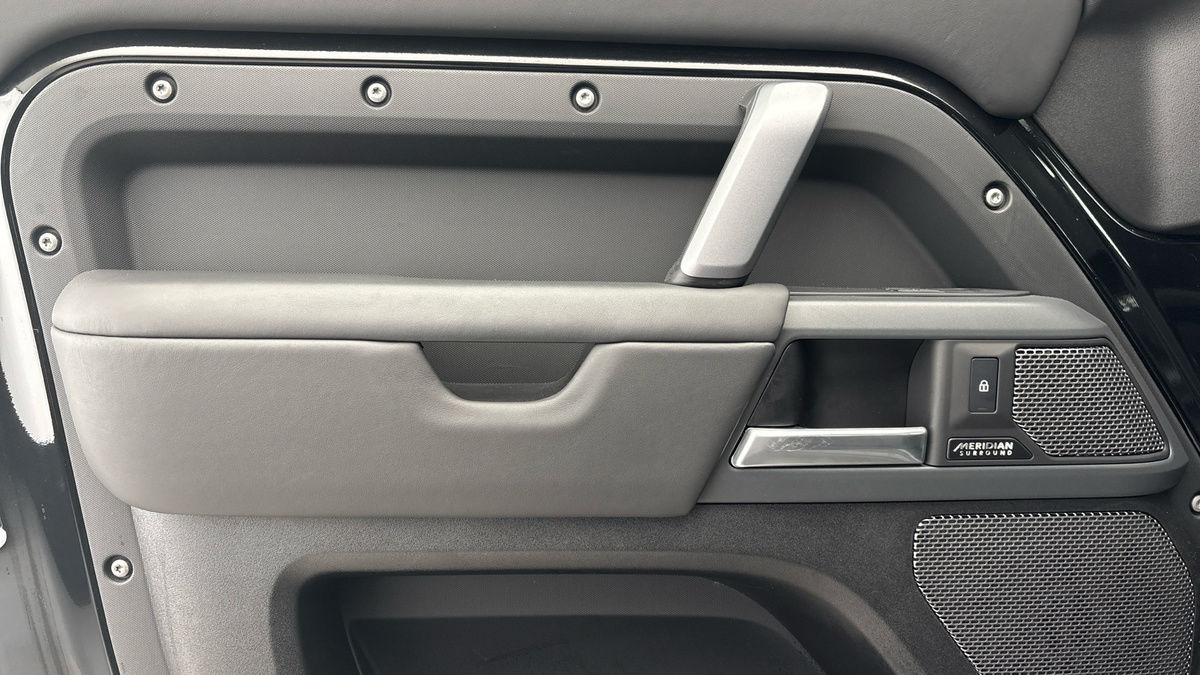 Used Land Rover Defender 110 2023 for sale - 76396734: Photo 31