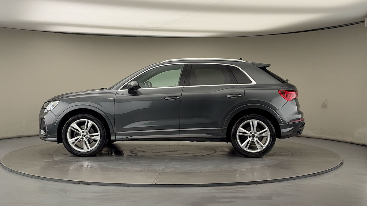 Used Audi Q3 2023 for sale - 76536439: Photo 15