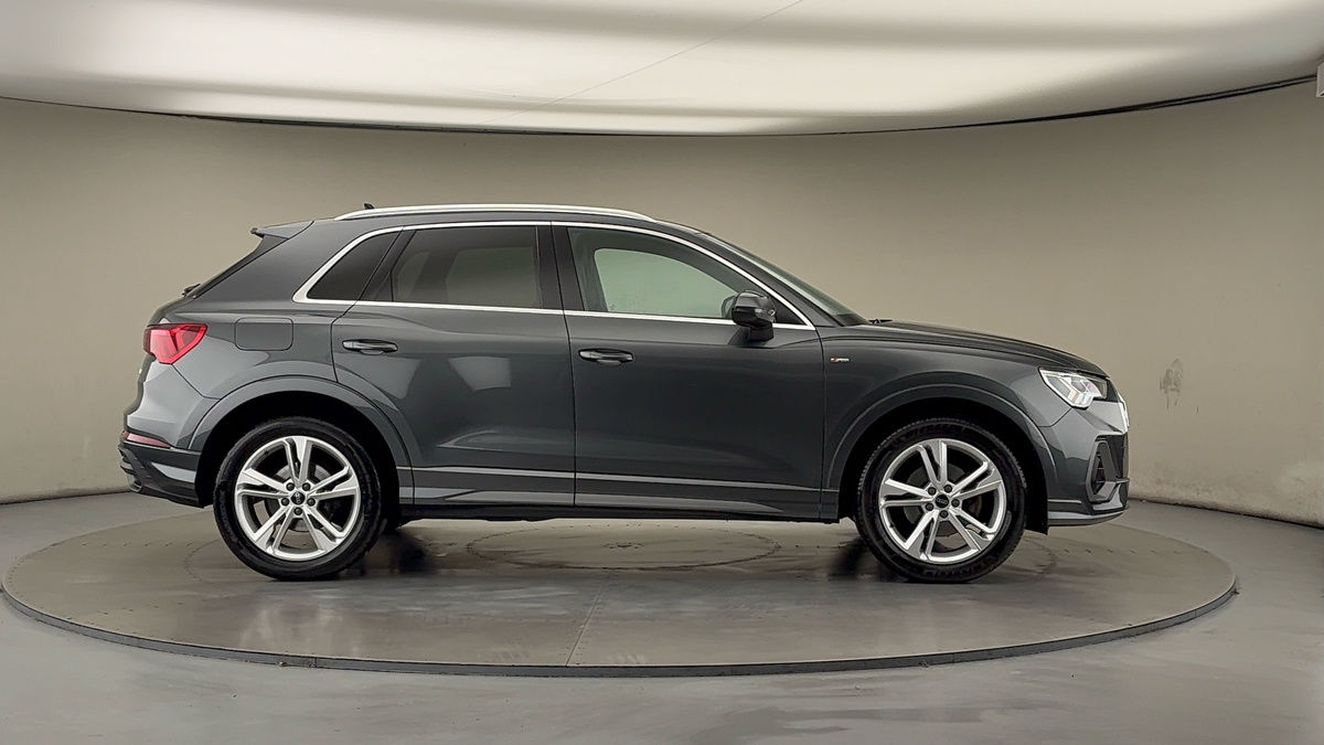 Used Audi Q3 2023 for sale - 76536439: Photo 16