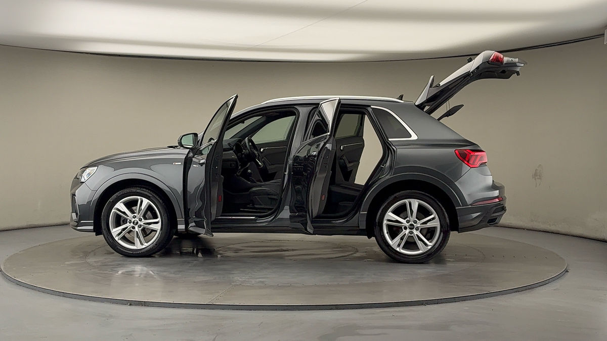 Used Audi Q3 2023 for sale - 76536439: Photo 46